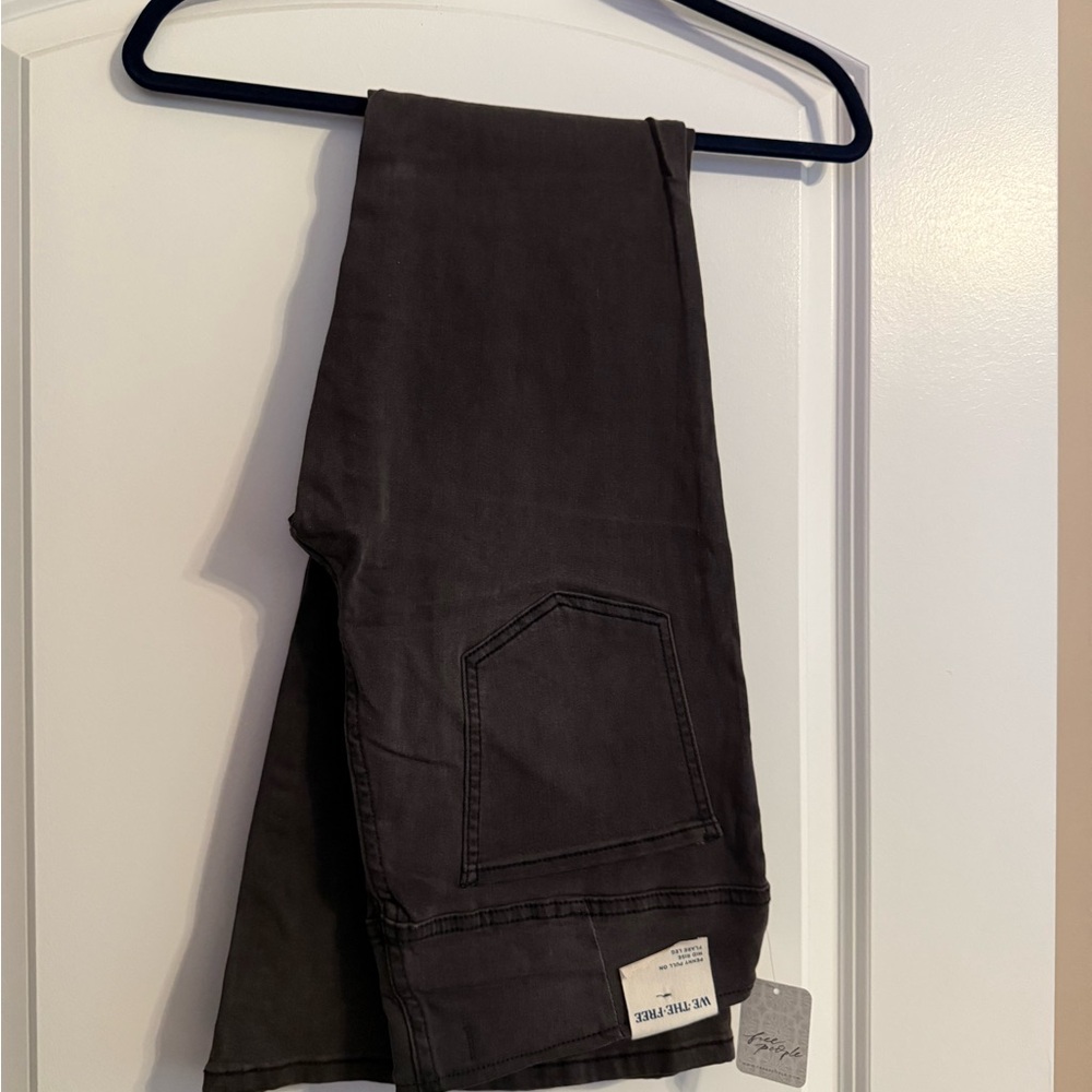 Free People Women Black Relaxed Jeans